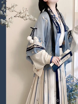 Женская пара династии Мин Ханьфу, одетая в улучшенную традиционную одежду китайского производства Ханьфу, Элегантный весенне-осенний стиль для путешествий